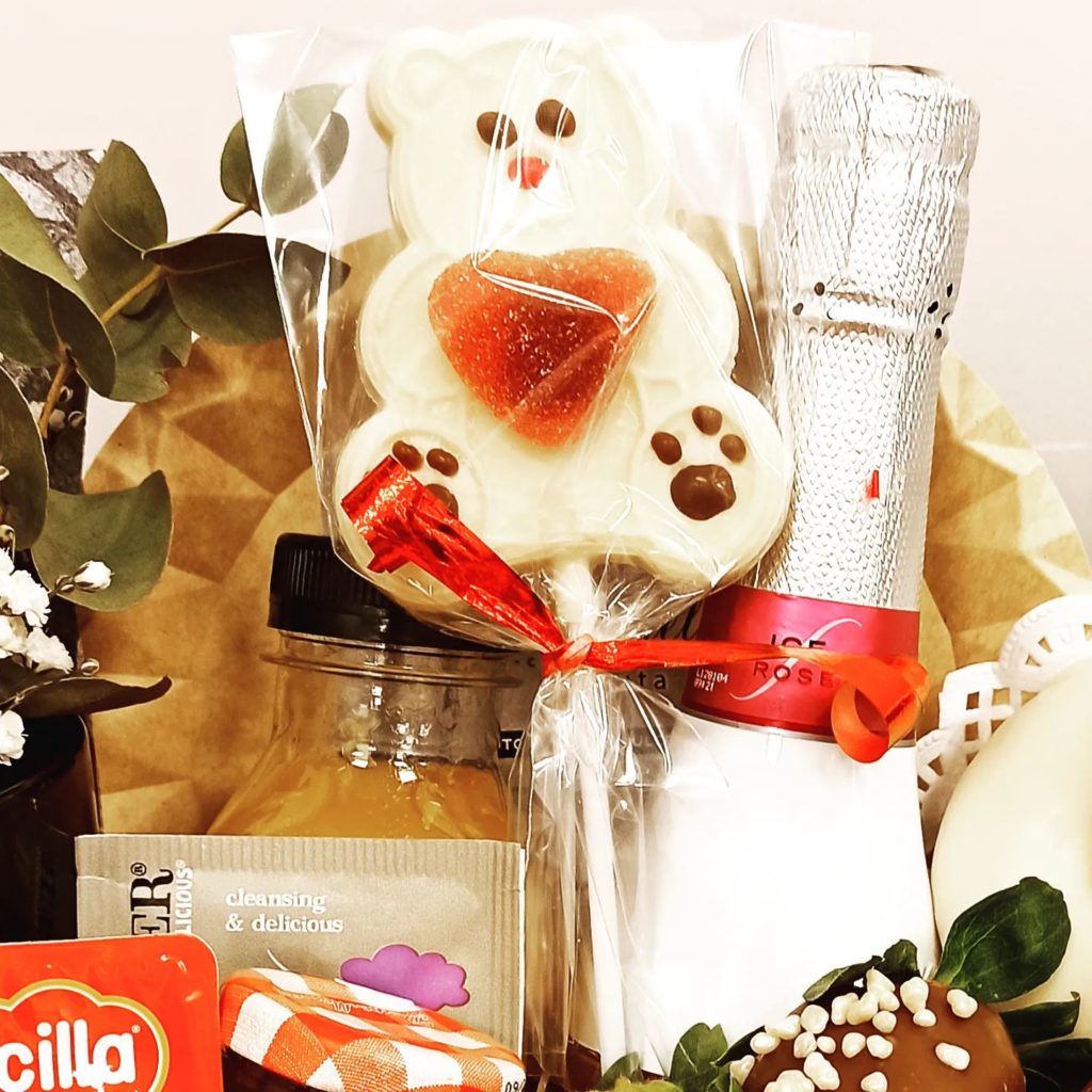 Regalo de San Valentón romántico con dulces a domicilio